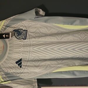 Adidas shirt   light green Mexico size Xl